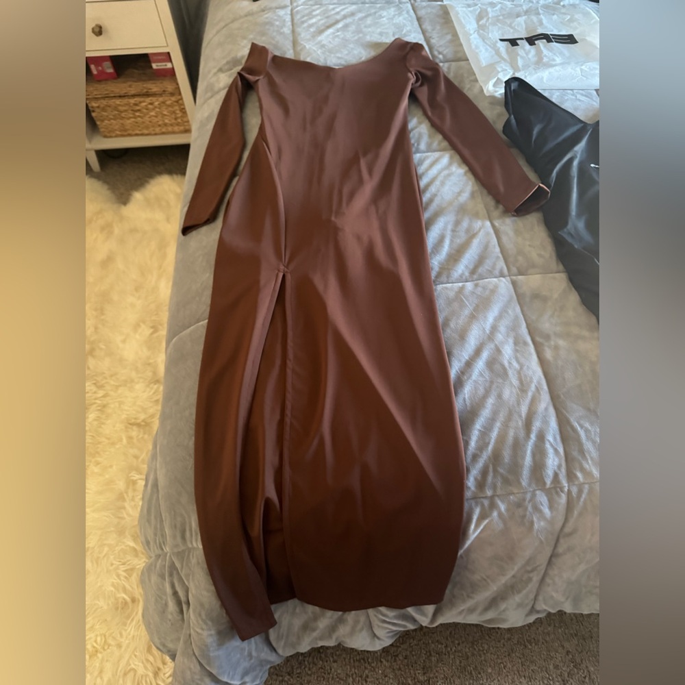 Popilush Brown long fitted Dress
Medium. Shapewear.
